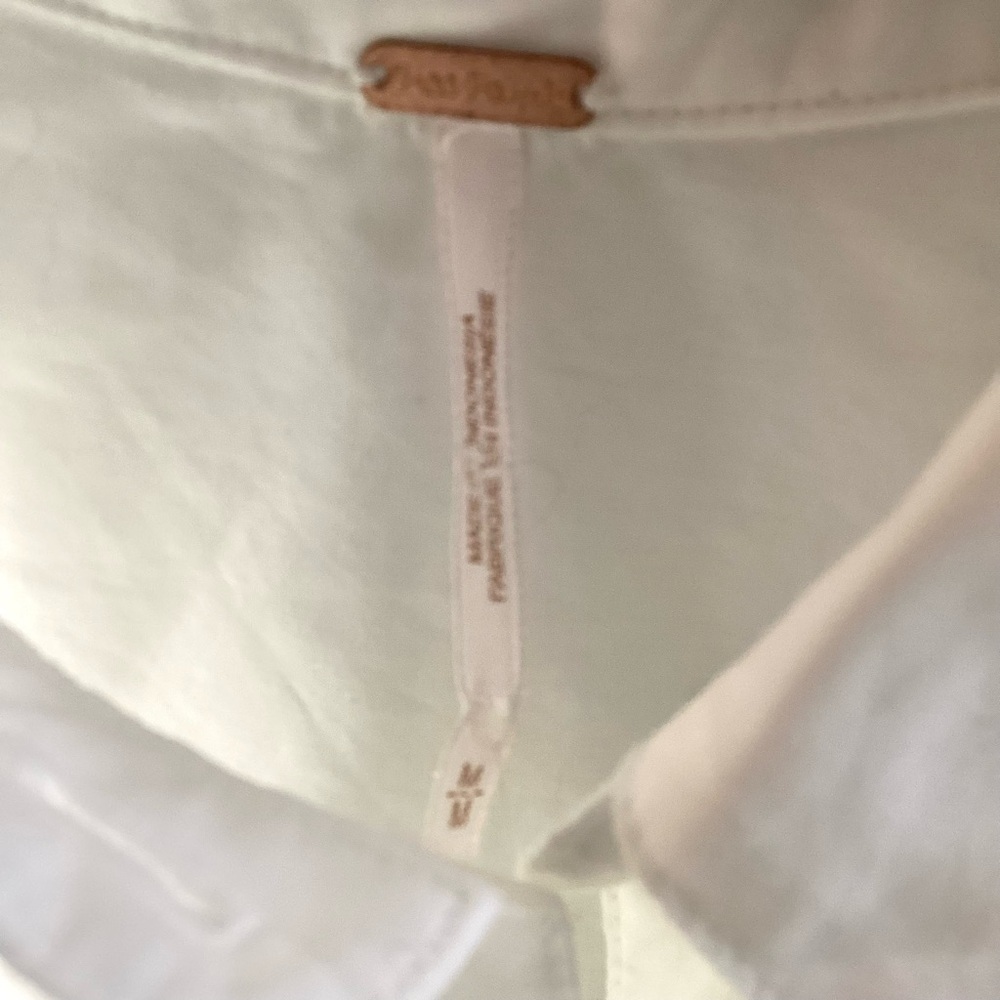 Crisp White Button-Down Shirt white Blouse  cinched sleeves - Picture 6 of 10